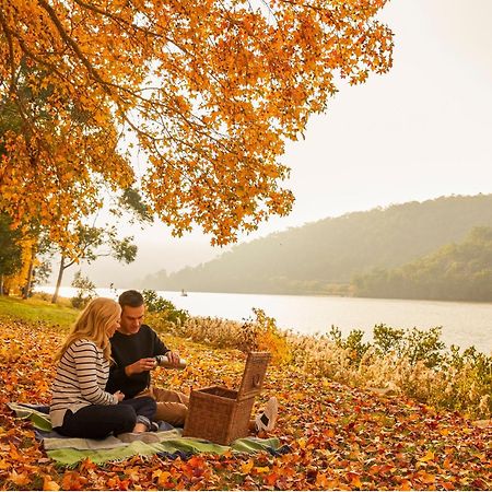 Crowne Plaza Hawkesbury Valley By Ihg Виндзор Экстерьер фото